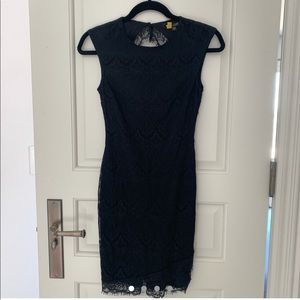 Guess Lace black & backless dress!